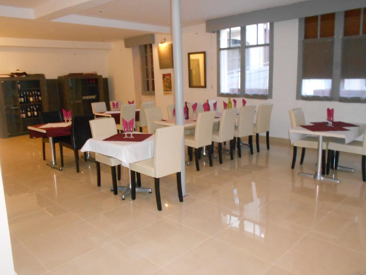 Hotel Du Midi Cazaubon Екстер'єр фото